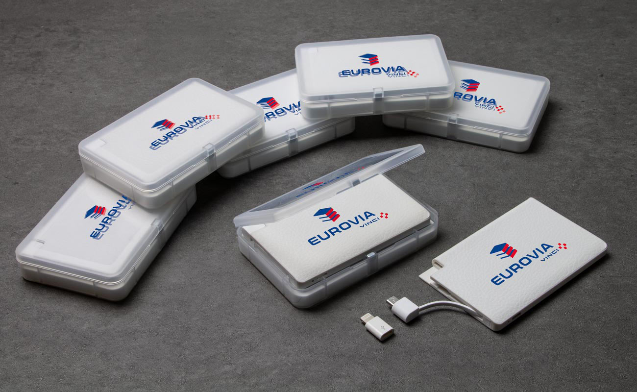 Tour - Chargeur Nomade Personnalisable gallery thumbnail